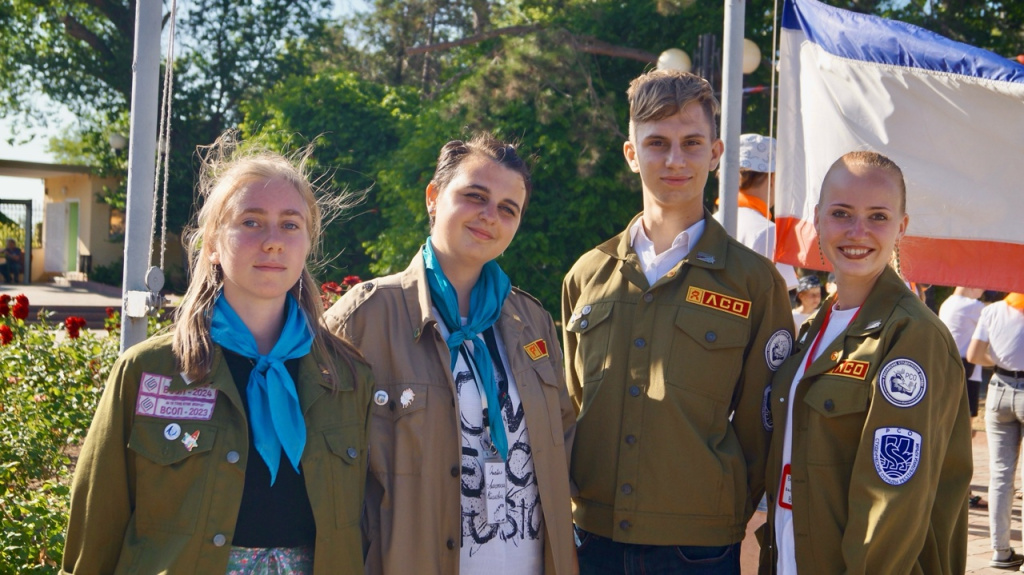 Вожатые_из_9_регионов_России_трудятся_в_ детских_ лагерях_Евпатории_4.jpg Вожатые_из_9_регионов_России_трудятся_в_ детских_ лагерях_Евпатории_4.jpg