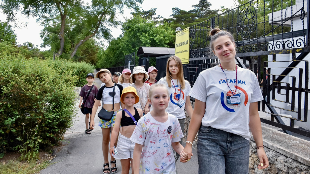 Пресс_релиз_150_студотрядовцев_Крыма_прошли_профессиональное_обучение_вожатскому_мастерству_на_базе_КФУ_им. В.И._Вернадского_2.jpg