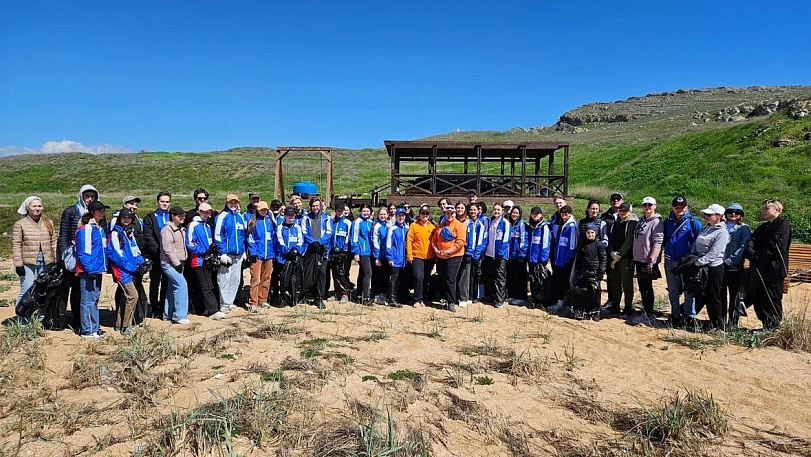 100 волонтеров провели экологический субботник на территории Опукского заповедника